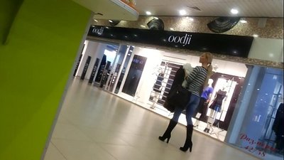 Anak ayam sejuk di pasar raya.